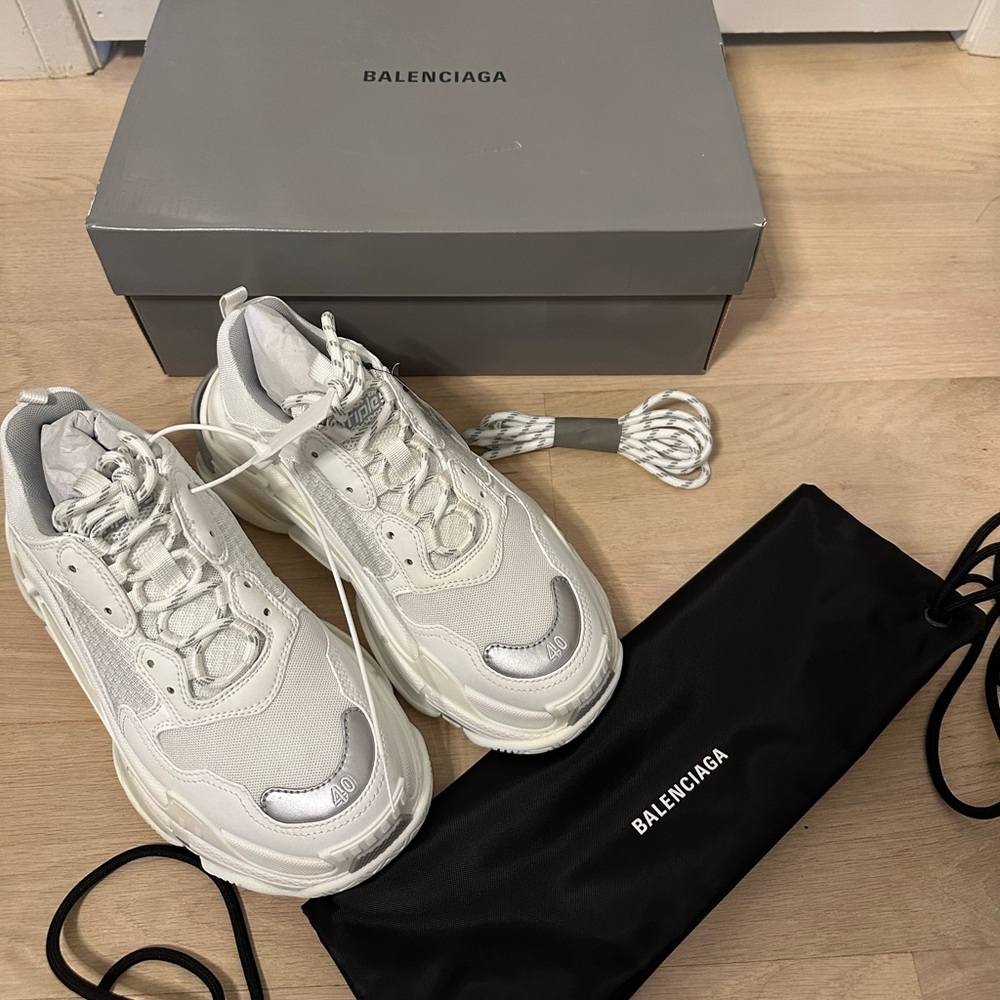 NIB Balenciaga Triple S Sneaker